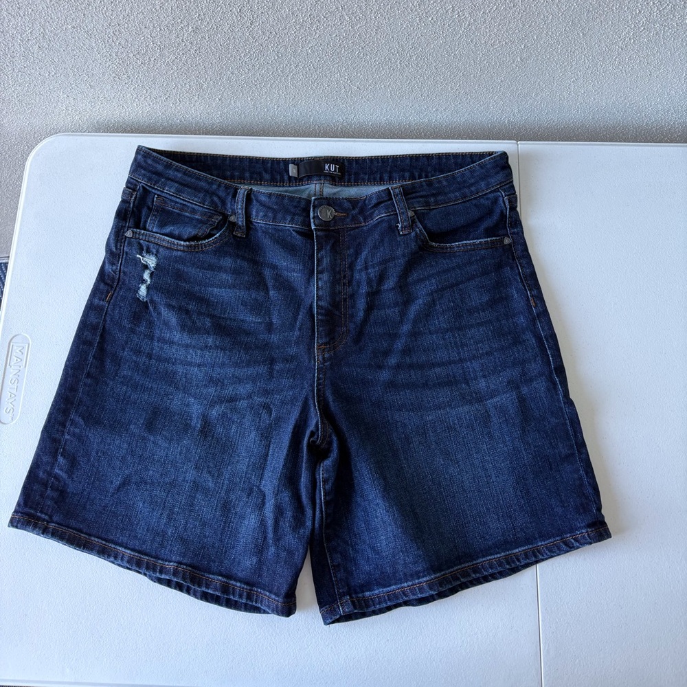 Kut from the Kloth Size 16 Chloe Boyfriend Short Denim Dark Wash Distressed - Picture 2 of 16